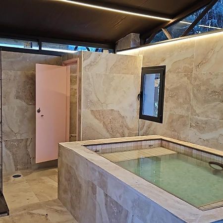 Hearts & Ponies Apartamentos Con Piscinas Privadas Cerca De La Warner Chinchón Eksteriør billede