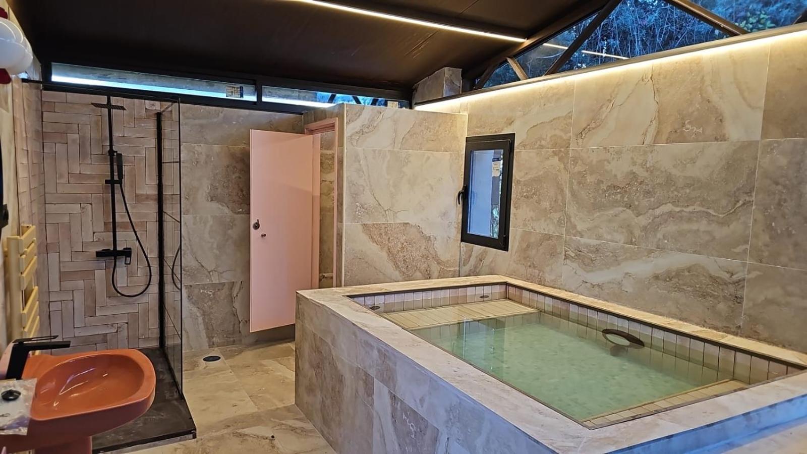 Hearts & Ponies Apartamentos Con Piscinas Privadas Cerca De La Warner Chinchón Eksteriør billede